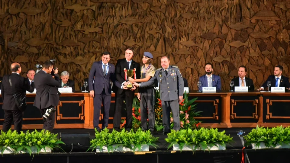 Governador destaca importância direta da Polícia Militar na formação do  cidadão