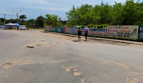 Graves acidentes na bola do João Paulo são causados por falta de asfalto no local