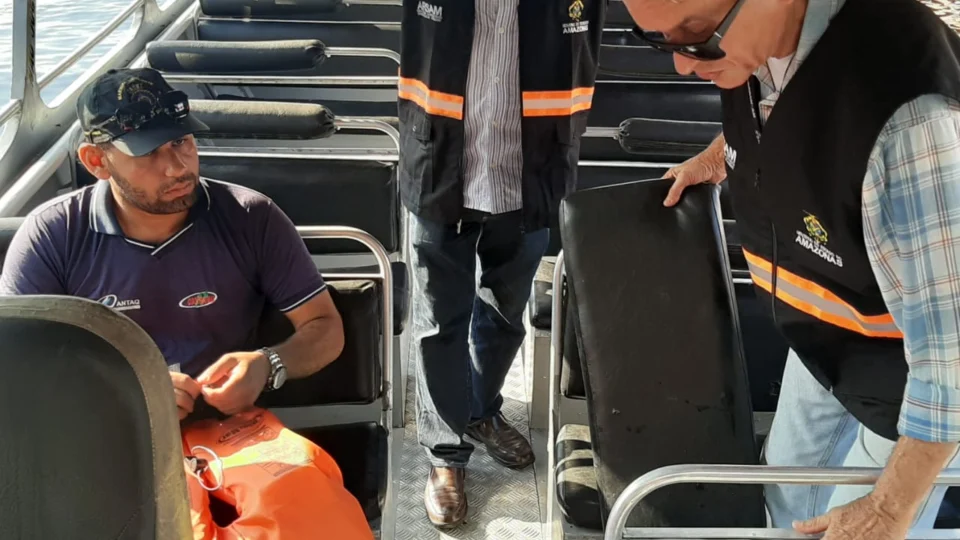 Arsam e Procon-AM realizam ação conjunta no Porto da Ceasa e Careiro da Várzea