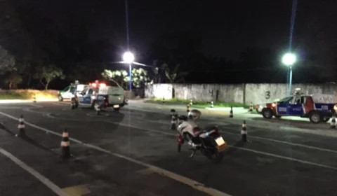 Quadrilha fortemente armada faz arrastão em auto escola, no bairro Cidade Nova