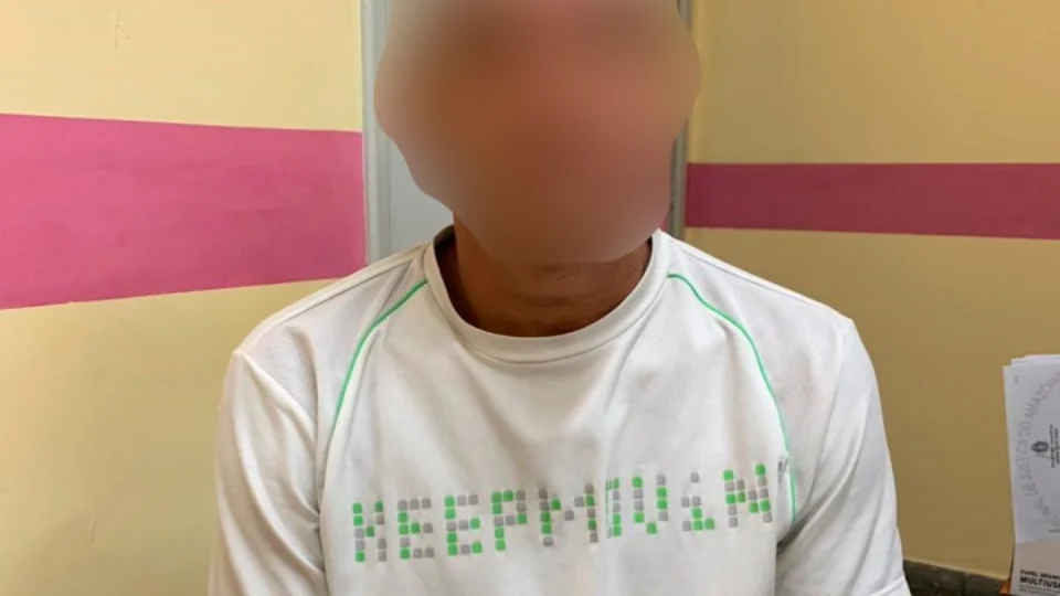 Homem descumpre medida protetiva agredindo ex-companheira e termina preso