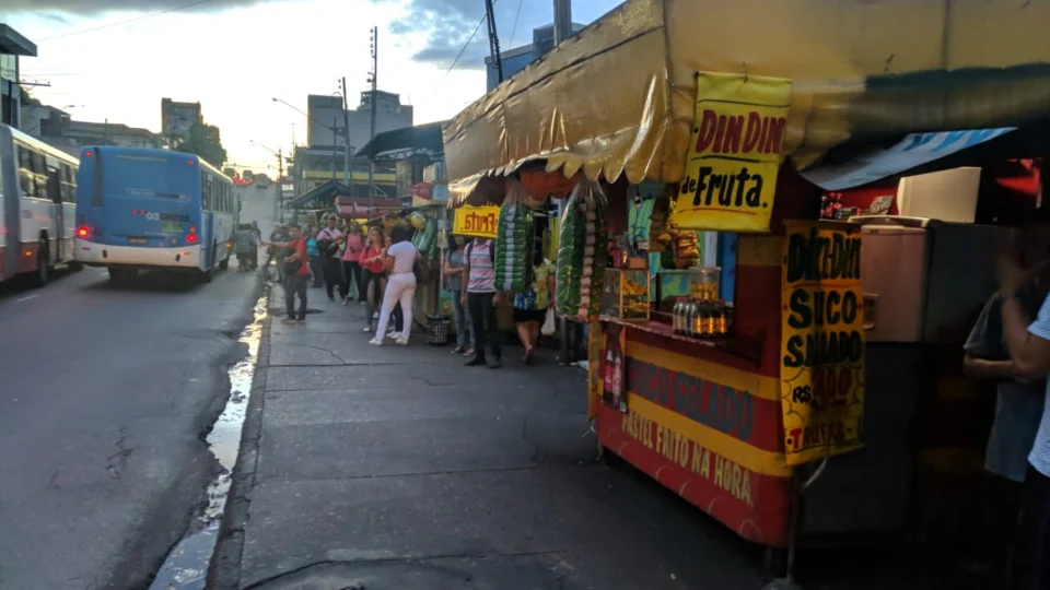 Comerciantes denunciam assaltos às bancas nos pontos de ônibus do Centro
