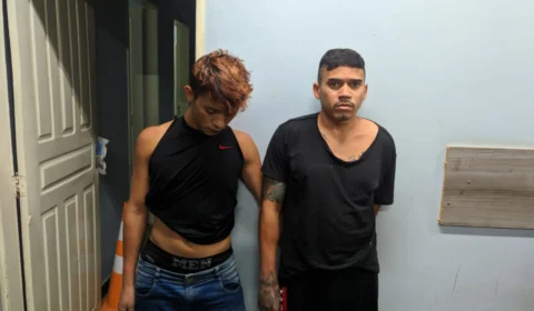 Após tentativa de fuga, dupla é presa por traficar drogas no bairro Riacho Doce
