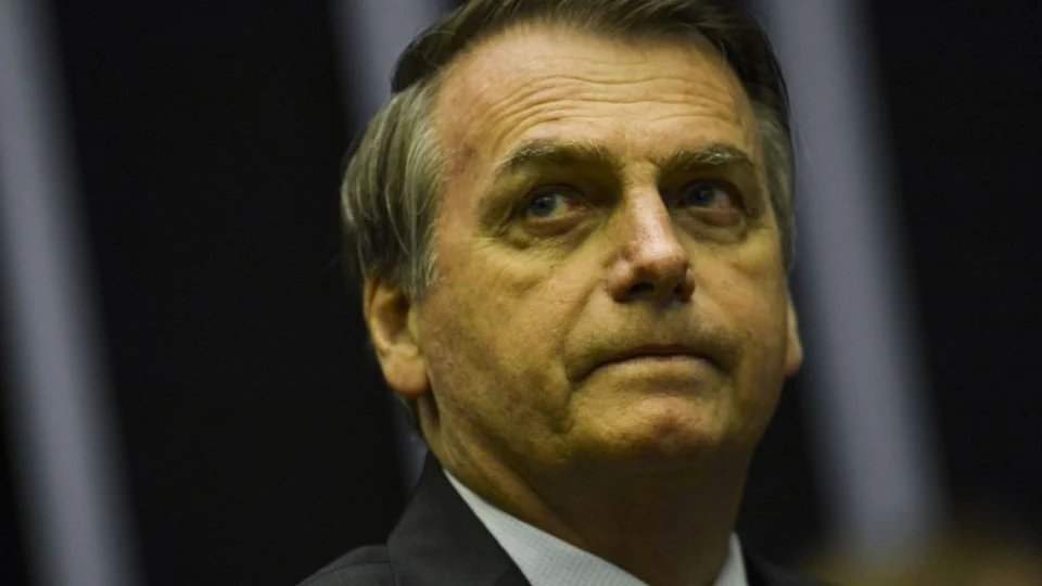 Celular do presidente Jair Bolsonaro é alvo da ação de hackers, afirma ministério