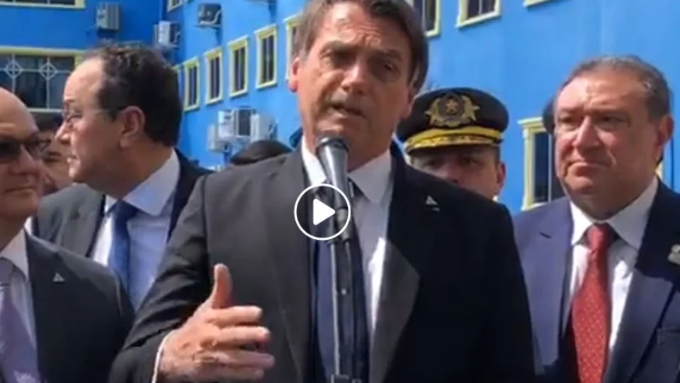 ‘Nós não vamos entrar na psicose ambiental’, diz Bolsonaro sobre desmatamento na Amazônia