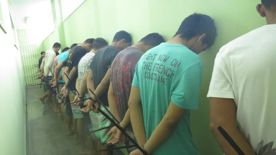 Após quebrarem celas, presos de Iranduba são transferidos para Manaus