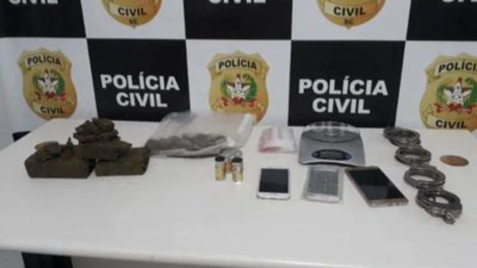 Operação deflagrada em Santa Catarina resulta na prisão de piloto de avião em Manaus