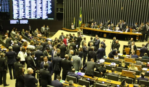Plenário decide sobre destaques à reforma da Previdência