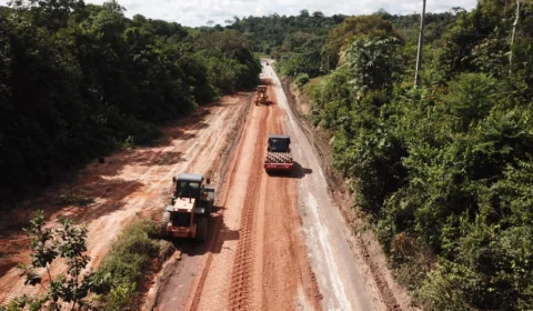 Governo do Amazonas prossegue com obras na rodovia AM-010 (Manaus-Itacoatiara)