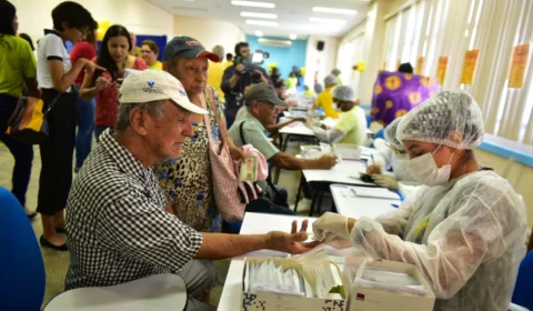 Alfredo da Matta realiza exames e vacinação durante campanha contra Hepatites Virais