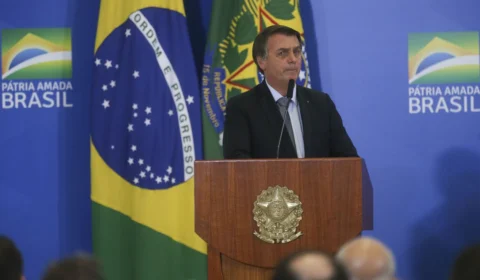 ‘Perderam tempo comigo’, afirma Bolsonaro sobre ação de hackers