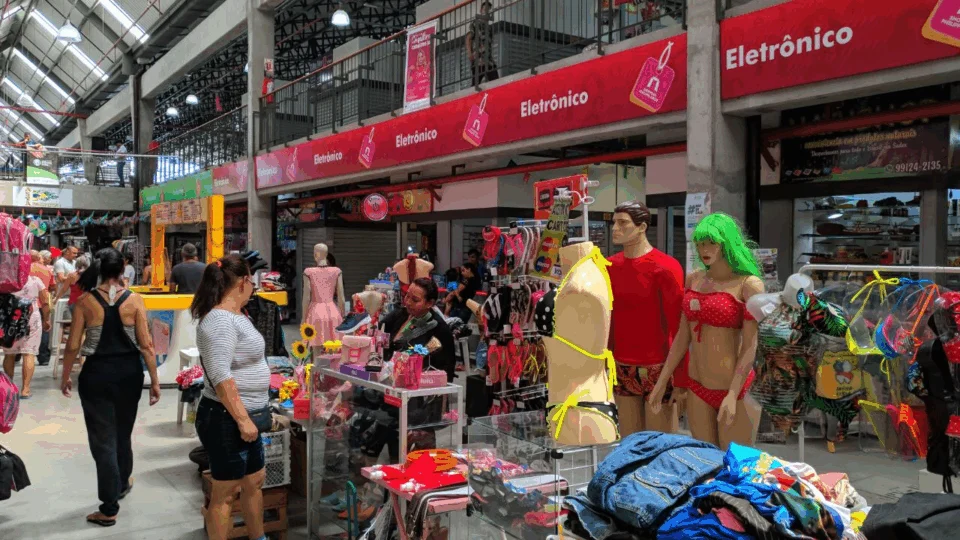 Comerciantes realizam bazar e sorteios no Shopping Phelippe Daou