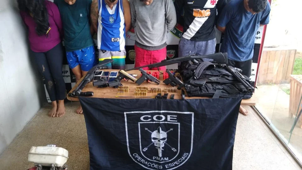 Polícia encaminha reforços a Caapiranga após fuga de detentos