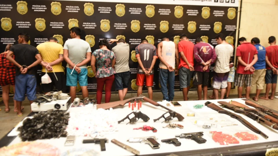 1.175 armas de fogo foram apreendidas em Manaus, em seis meses