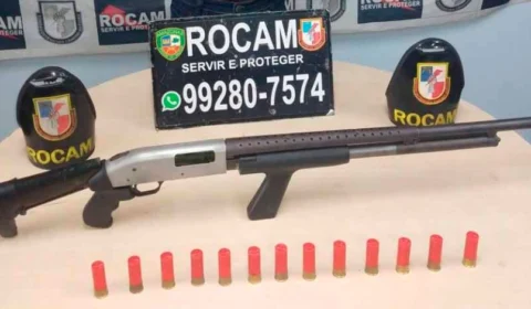 Jovem é preso após bater e apontar espingarda para esposa