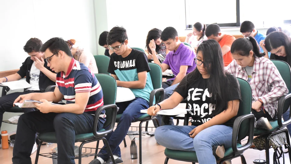 Inscrições para Vestibular e SIS da UEA terminam nesta sexta (30)