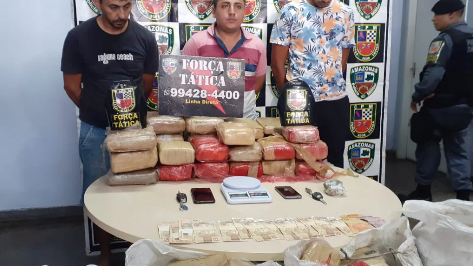 Três homens entre eles um peruano são presos em posse de 160 quilos de maconha