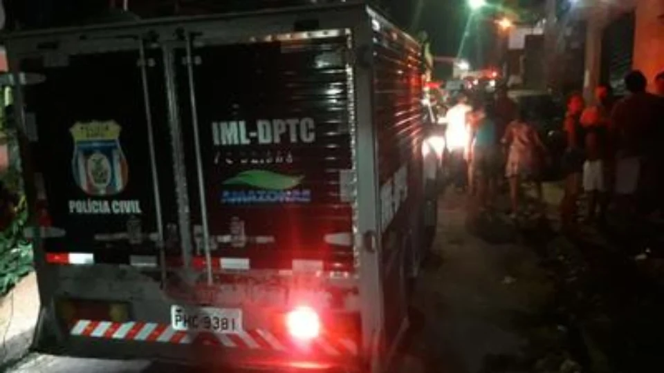 Dupla de assassinos invade residência e mata vítima com 5 tiros