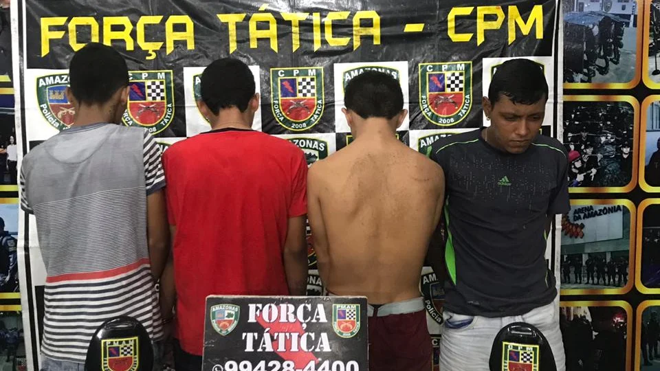 Jovem de 18 anos é preso e três adolescentes apreendidos por tráfico no Morro da Liberdade