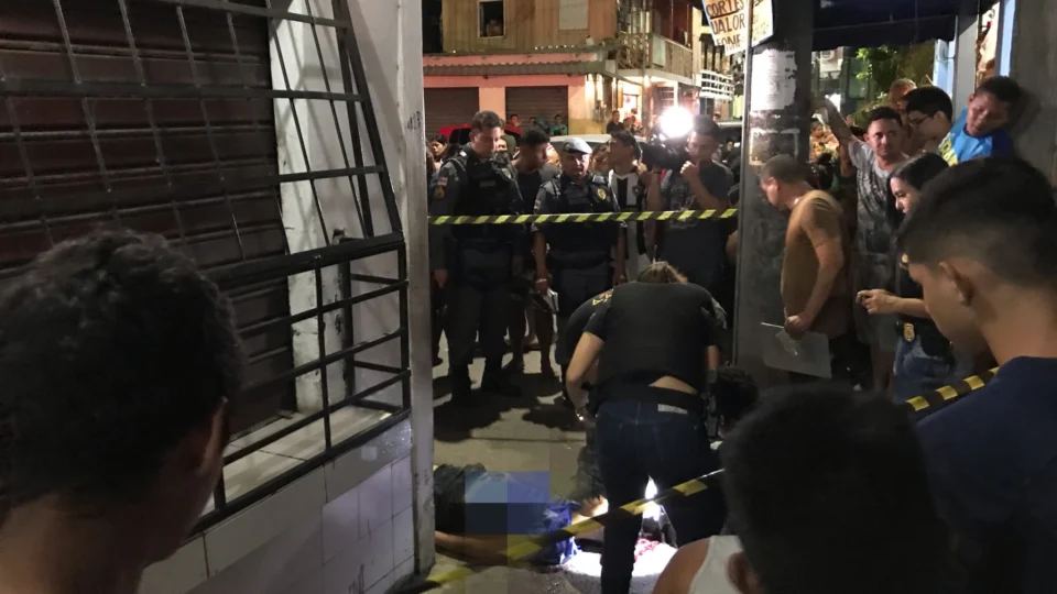 Na guerra do tráfico, homem é assassinado a tiros no bairro Crespo