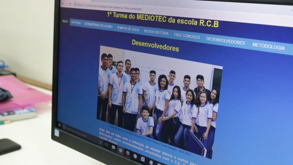 Alunos de escola em Manaus desenvolvem site para integrar comunidade escolar