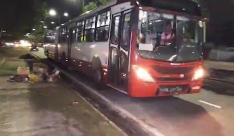 Ônibus da linha 351 é assaltado em Manaus
