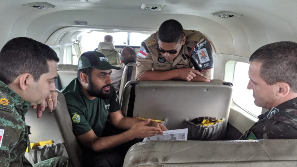 Exército e Governo sobrevoam áreas com foco de calor no Amazonas