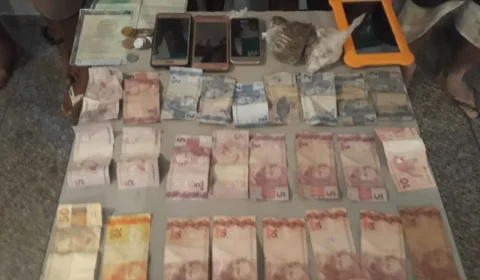 Quarteto detido com drogas e dinheiro no bairro São José