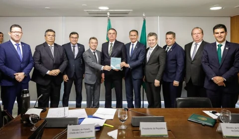 Wilson Lima defende política permanente para desenvolvimento sustentável, em reunião com Bolsonaro