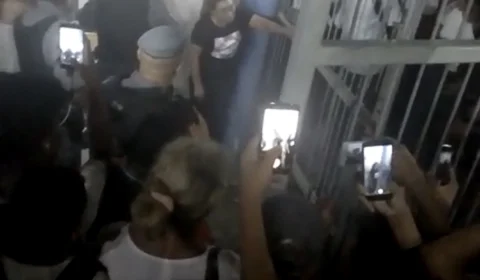 Bandidos invadem escola no Novo Reino e um acaba sendo espancado