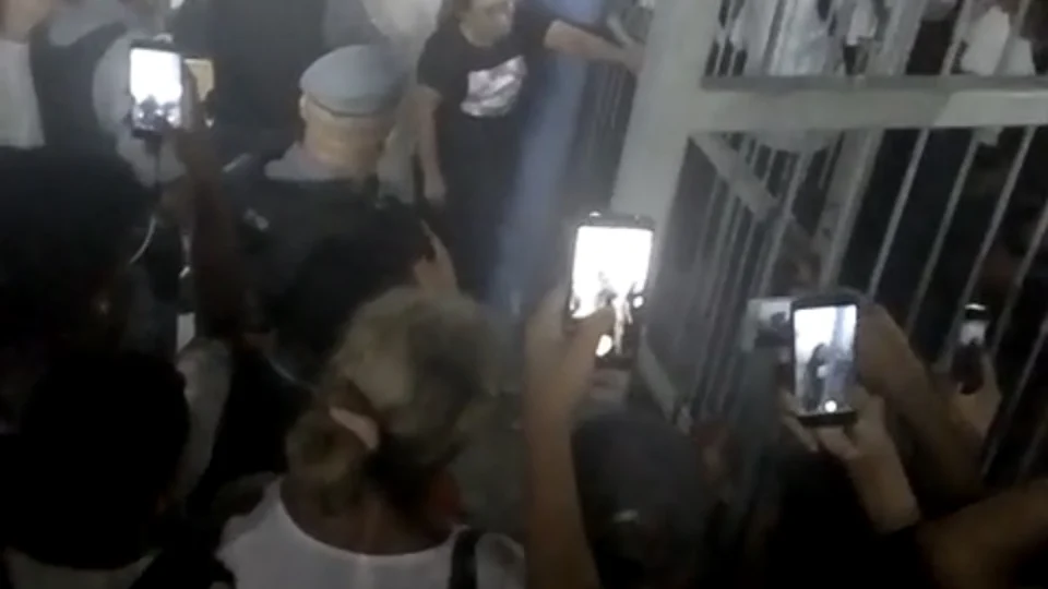 Bandidos invadem escola no Novo Reino e um acaba sendo espancado