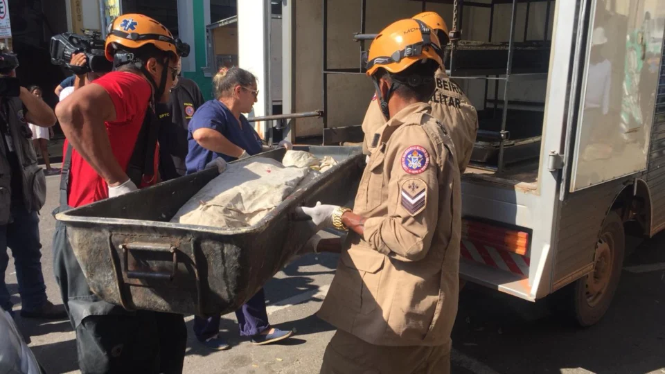 Cadáver esfaqueado é encontrado na Santa Casa de Misericórdia