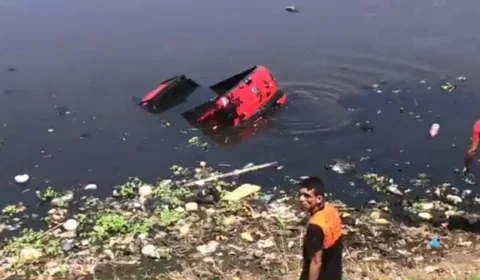 Carro reaparece em igarapé, com descida das águas