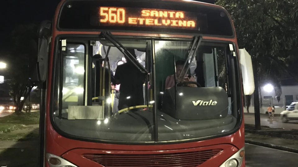 Ônibus da linha 560 é assaltado no Centro de Manaus