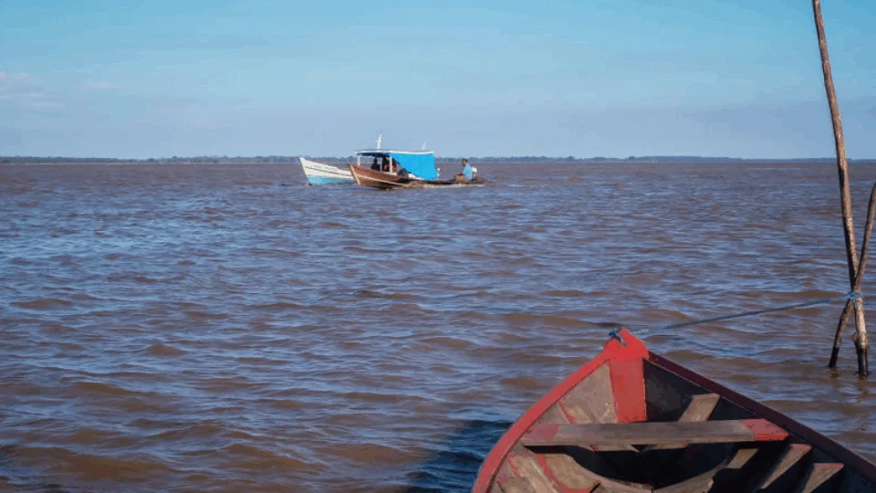 Barco com 4 pessoas naufraga no Rio Amazonas, 1 está desaparecido