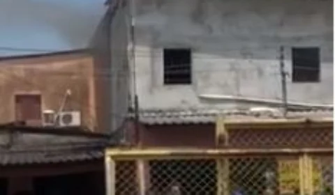 Vídeo: Incêndio em casa assusta moradores na avenida Brasil
