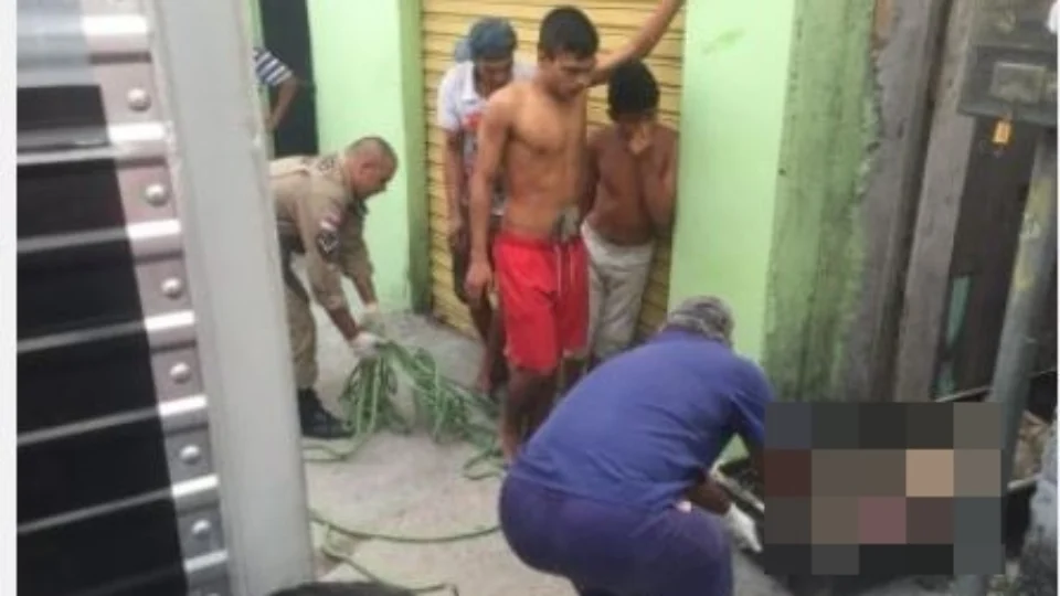 Mulher é encontrada morta com as mãos amarradas e dentro de saco plástico