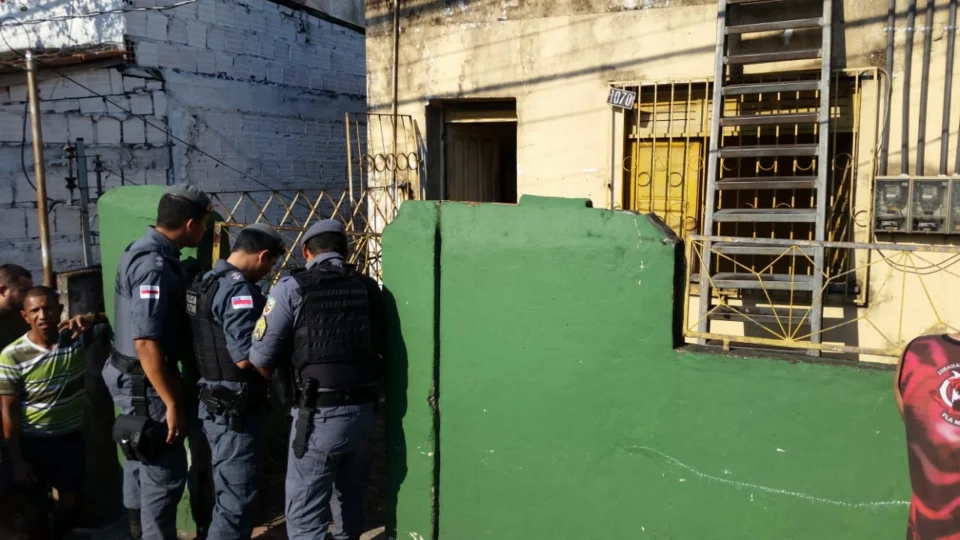“Cérebro” é assassinado com 7 tiros no pátio de casa, no bairro Praça 14 de Janeiro