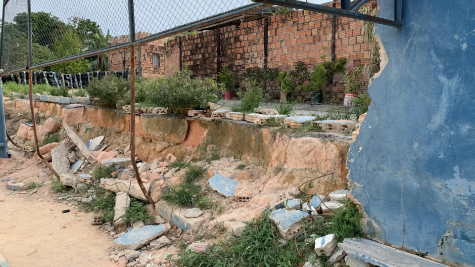 Moradores do Monte Sião II cobram manutenção da quadra de esportes do bairro
