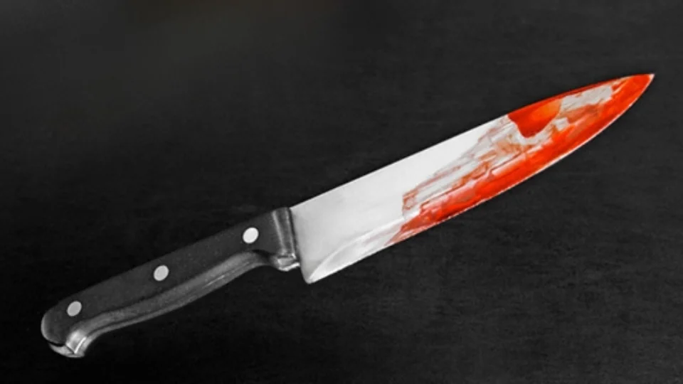 Homem leva facada no rosto por negar R$20 ao cunhado, em Manaus