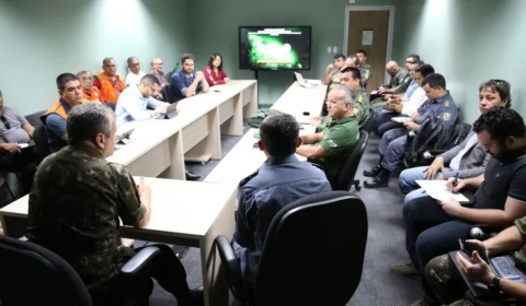 Órgãos ambientais e de segurança se reúnem para definir missão contra queimadas