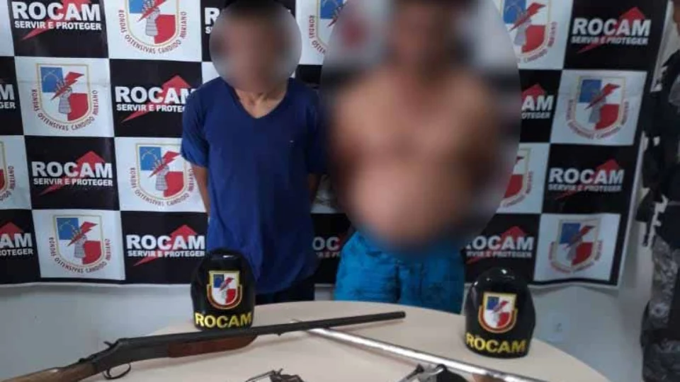 ‘Piratas’ do rio são presos por posse ilegal de arma de fogo e tráfico de drogas, em Coari