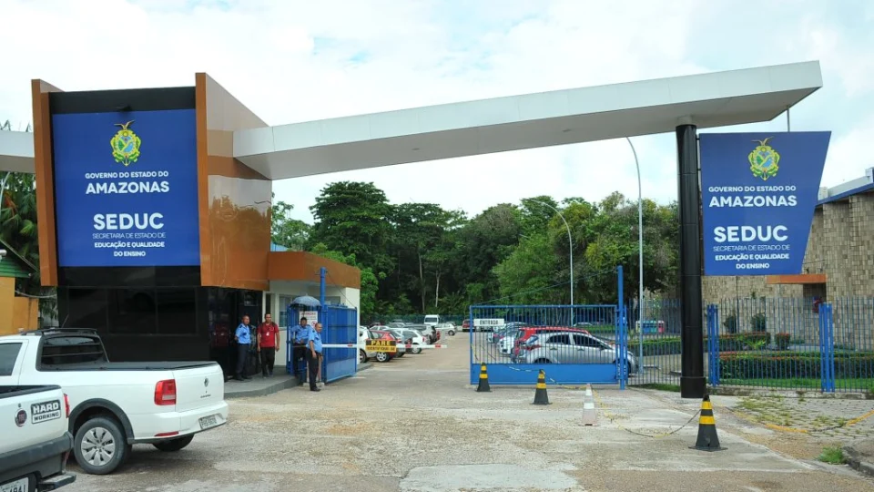 Mais de 300 aprovados em concurso público da Seduc são convocados no AM