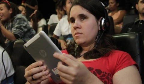 Cinemas têm até janeiro para garantir acessibilidade a cegos e surdos
