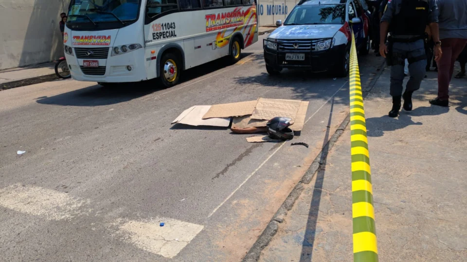 Colisão entre motocicleta e veículo termina em morte no bairro Santa Etelvina