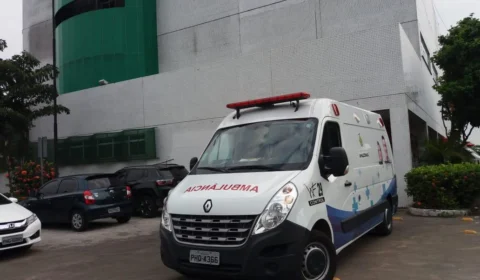 Homem é baleado com tiro de fuzil após trocar tiros contra policiais civis