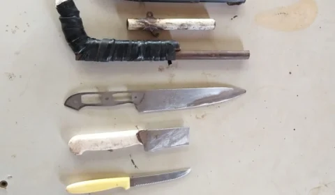 Polícia Militar de Maués apreende armas durante Operação Cerol