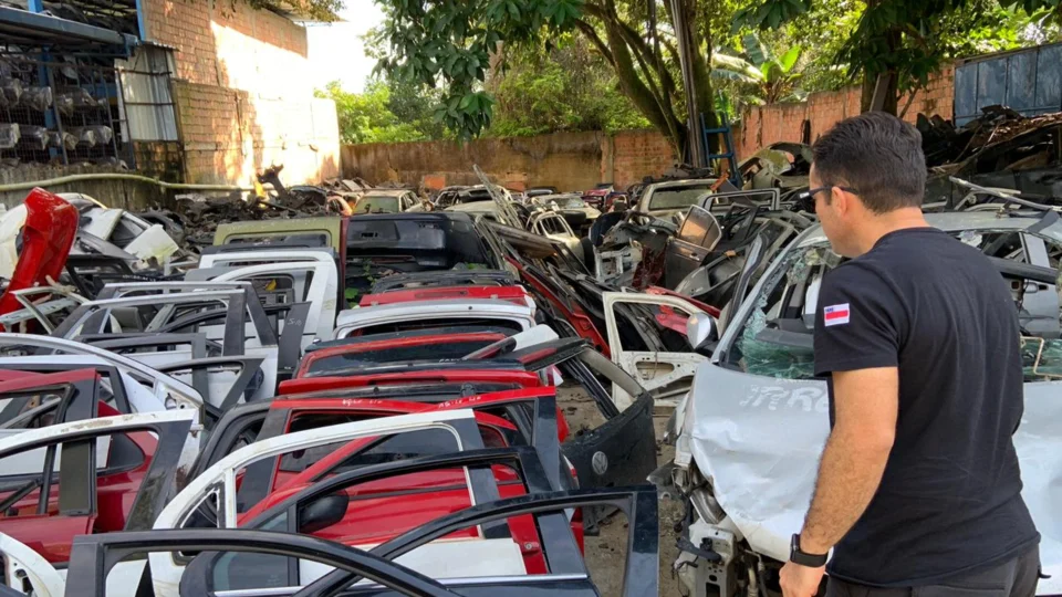 Proprietários devem exigir origem de peças do veículo como forma de inibir oficinas de desmanche, alerta polícia