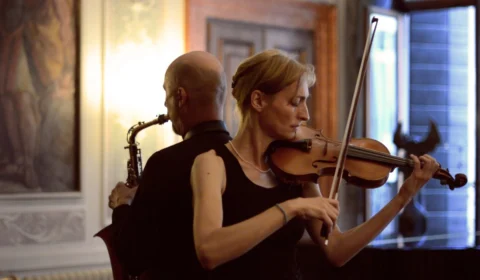 Violinista italiana apresenta concerto com temática sobre preservação da Amazônia