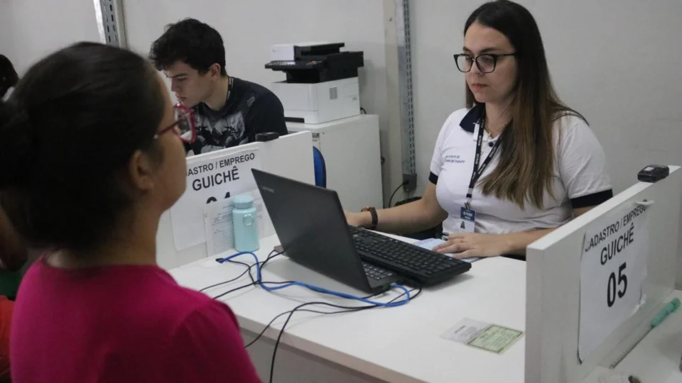 Sine Amazonas divulga 376 vagas de emprego para esta quarta-feira (7)